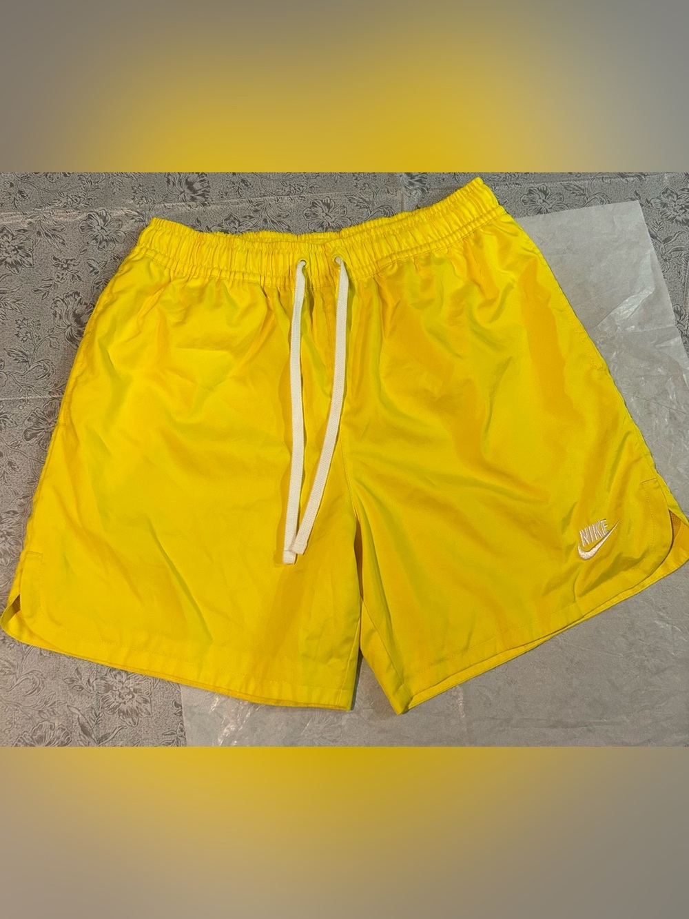 NWOT Nike Woven Yellow Shorts
- Men's Size S